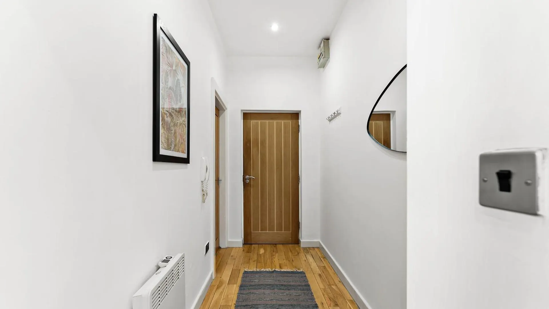 30 Percent Off! Simple 2 Bed In Central Dewsbury -Sleep 4 0*,  United Kingdom